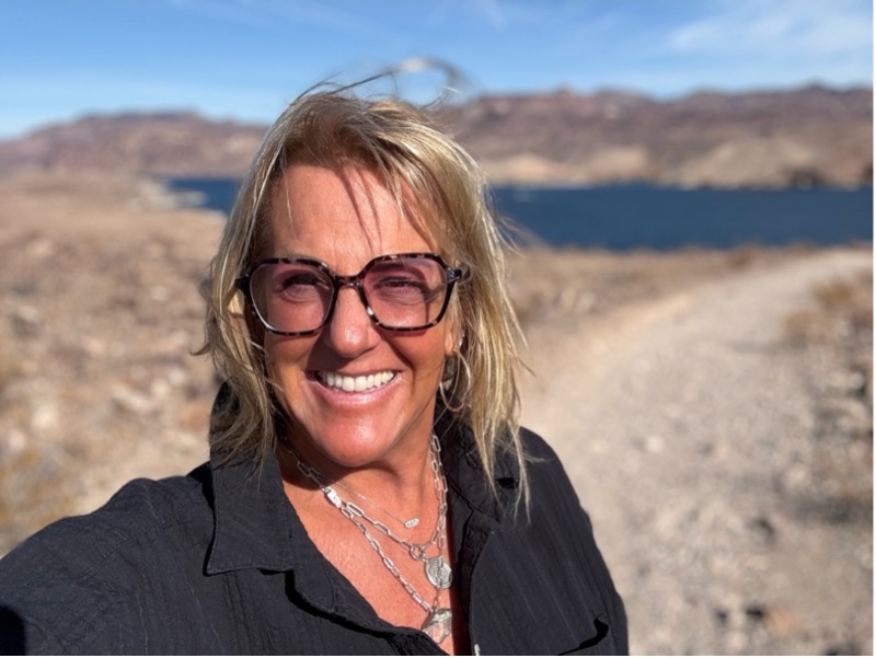 Lisa J Smith